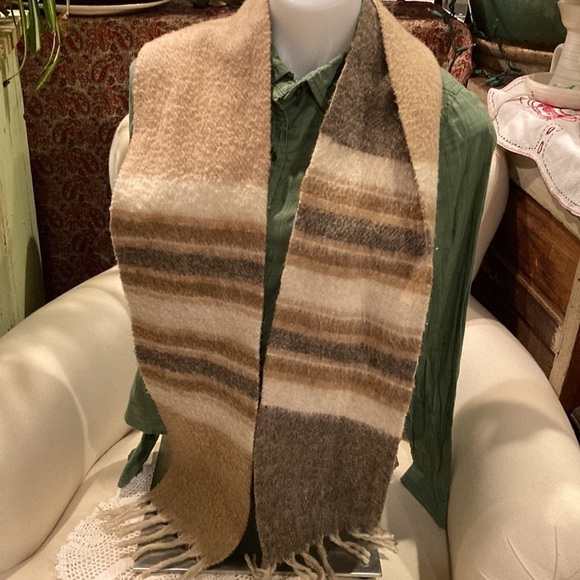 Wool blend woven felted striped scarf - Picture 5 of 8